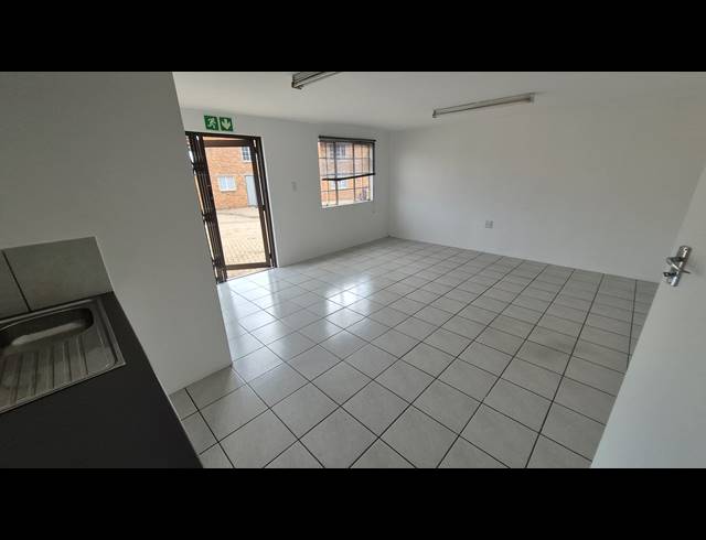 280M² FACTORY TO LET IN ANDERBOLT